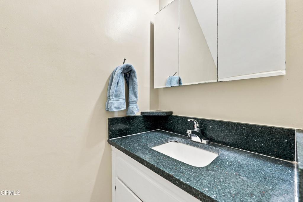 138 S Bryn Mawr Street 33 Property Photo 16