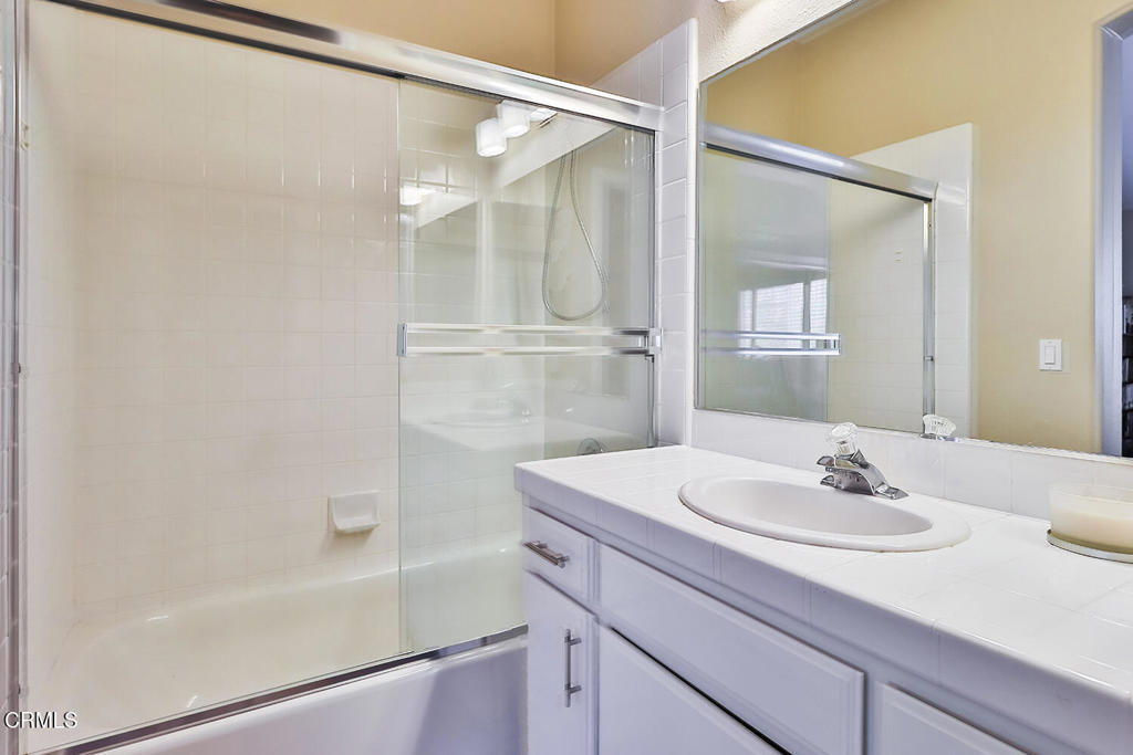 343 Avenida De Royale Property Photo 25