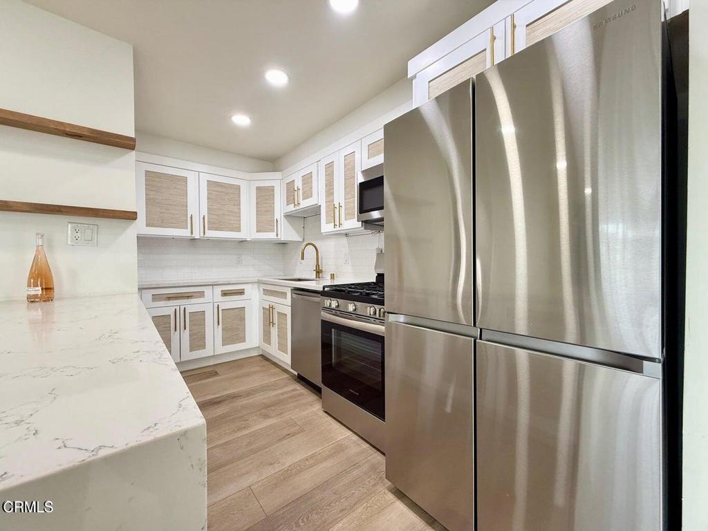 660 Sunfish Way Property Photo 11
