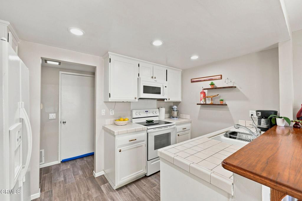 406 Chapala Drive Property Photo 13