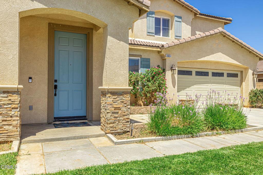 43651 Tahoe Way Property Photo 3