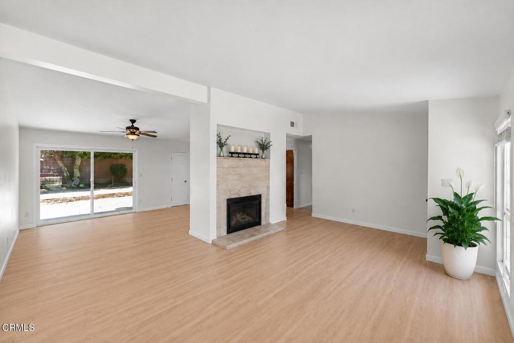 22901 Leadwell Street Property Photo 2