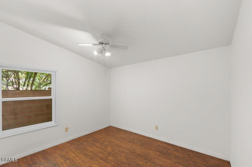 22901 Leadwell Street Property Photo 18