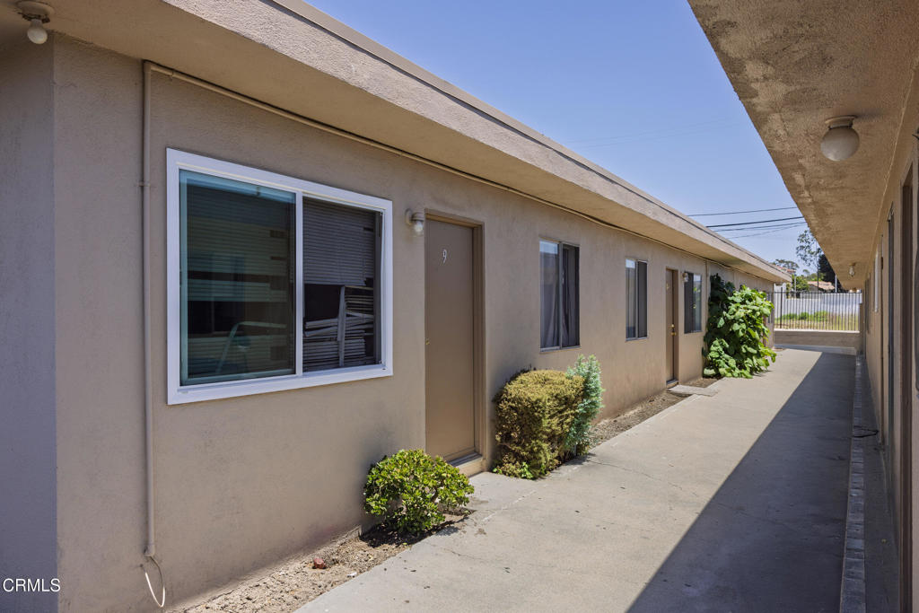 1525 W 9th Street Property Photo 4