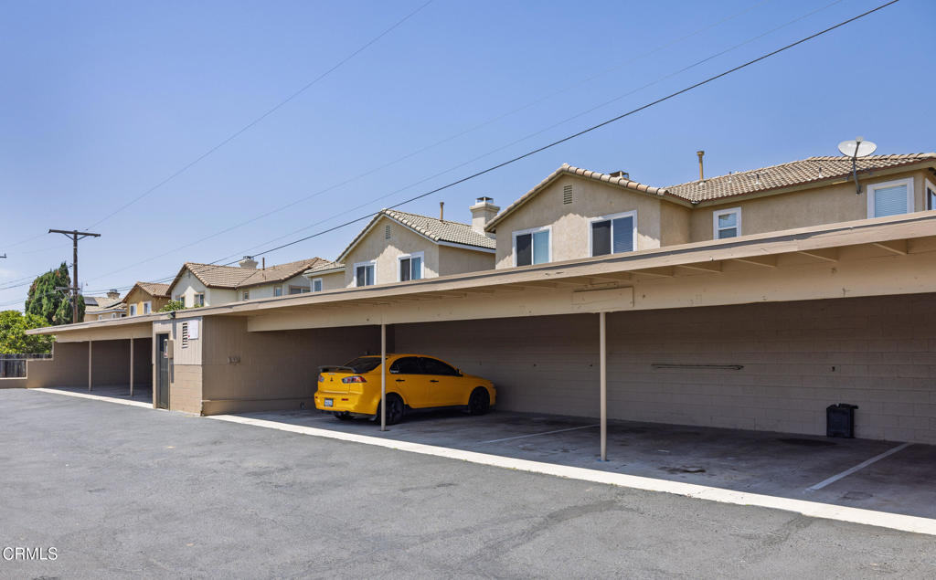 1525 W 9th Street Property Photo 5