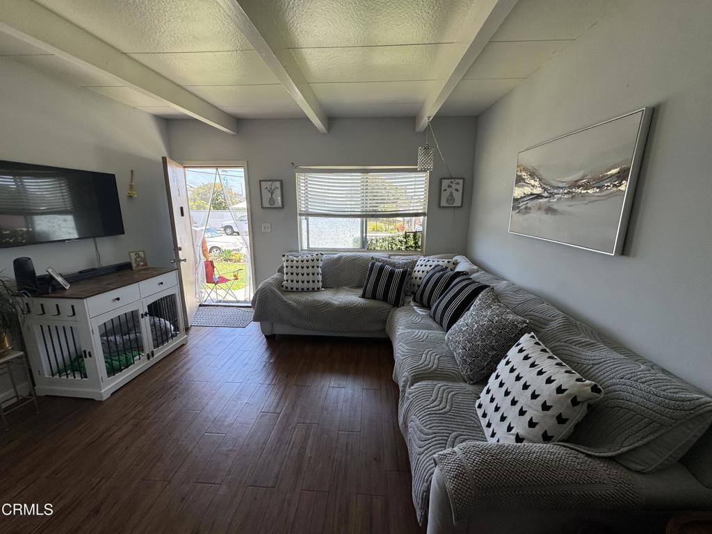 1525 W 9th Street Property Photo 10
