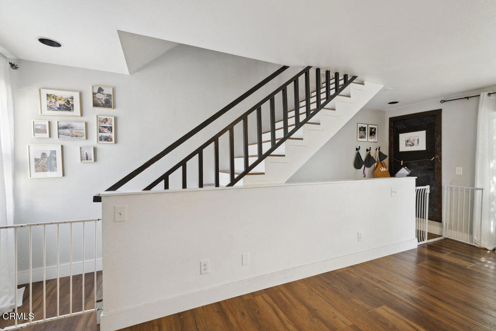 877 S B Street Property Photo 7