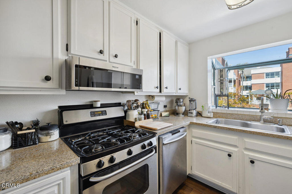 877 S B Street Property Photo 14