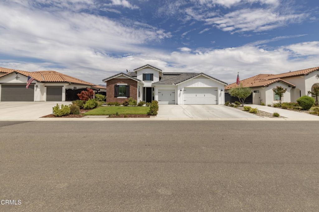 6909 Aquamarine Drive Property Photo 3
