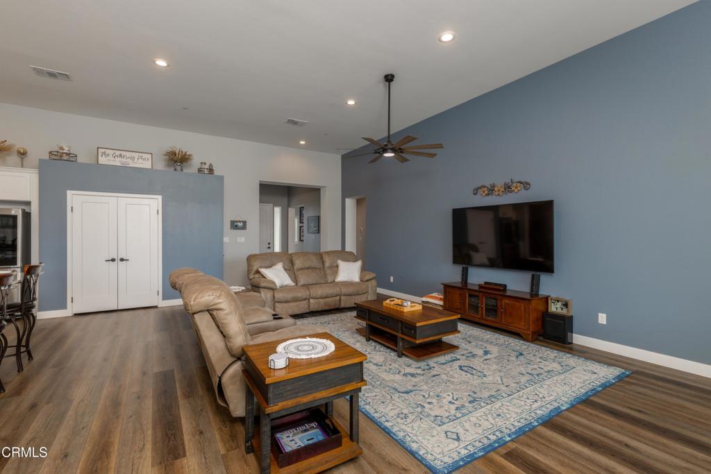 6909 Aquamarine Drive Property Photo 16