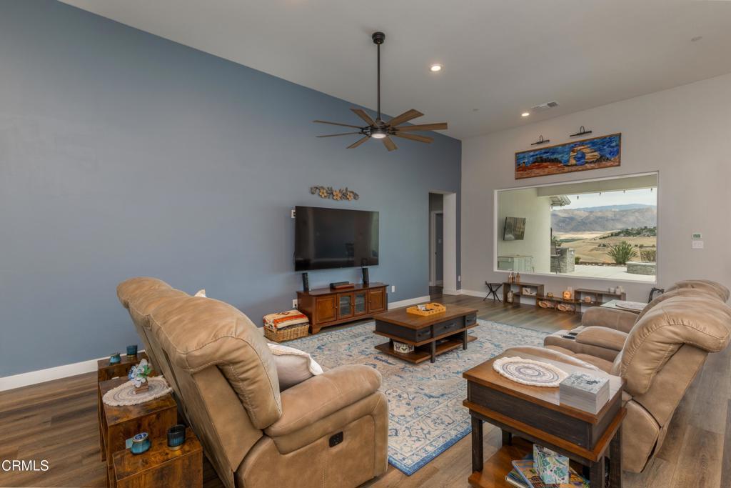 6909 Aquamarine Drive Property Photo 18