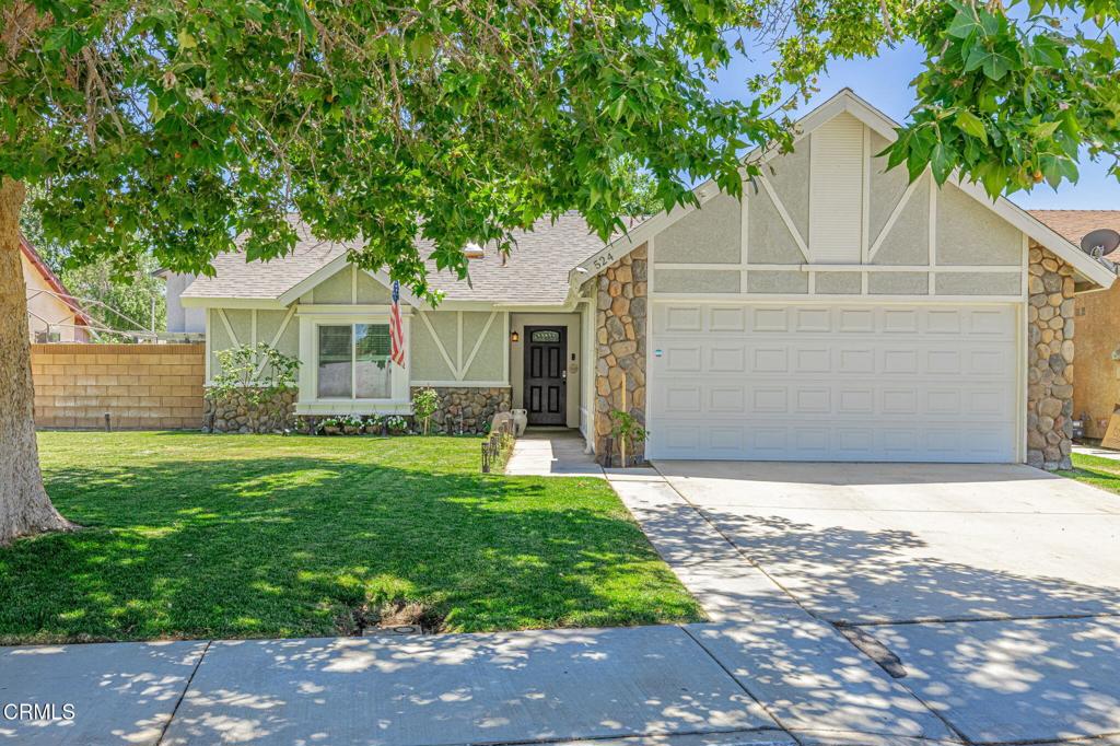 524 E Ivyton Street Property Photo 3