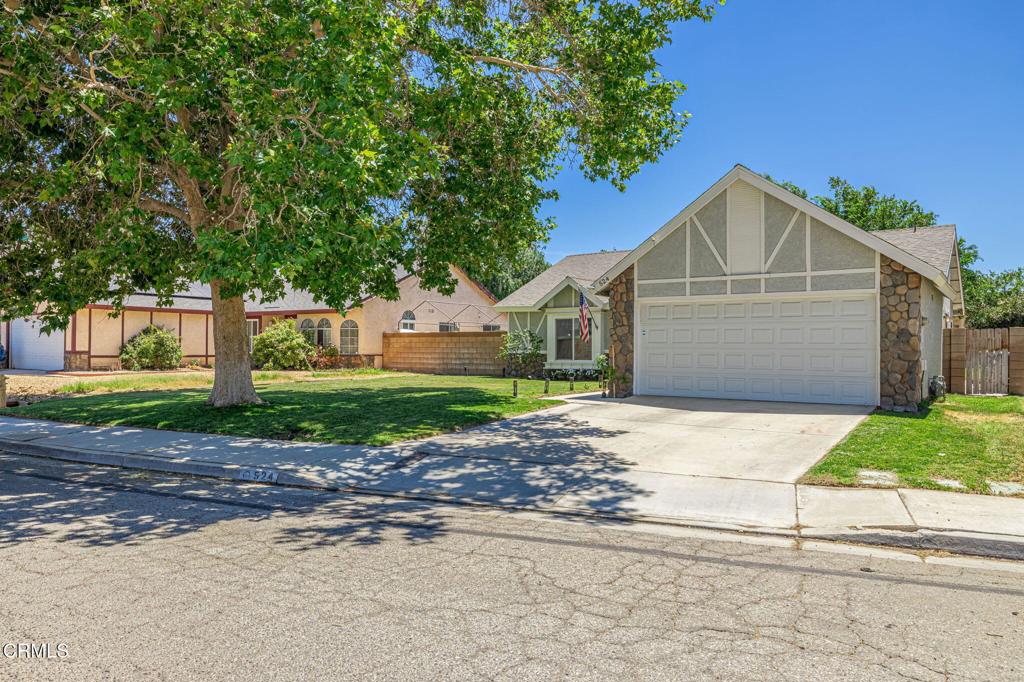 524 E Ivyton Street Property Photo 4