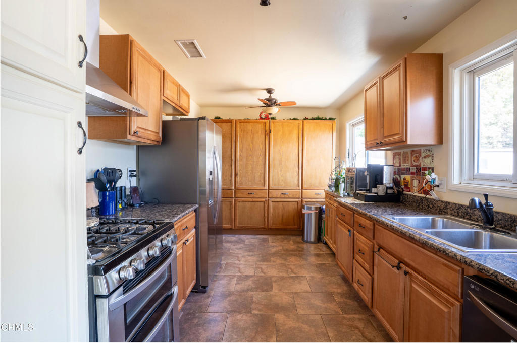 2547 Dumetz Street Property Photo 10