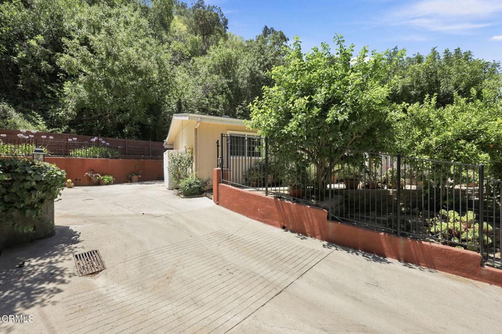 10475 Sulphur Cascade Property Photo 1