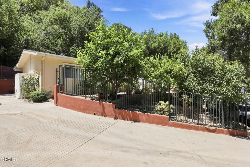 10475 Sulphur Cascade Property Photo 2