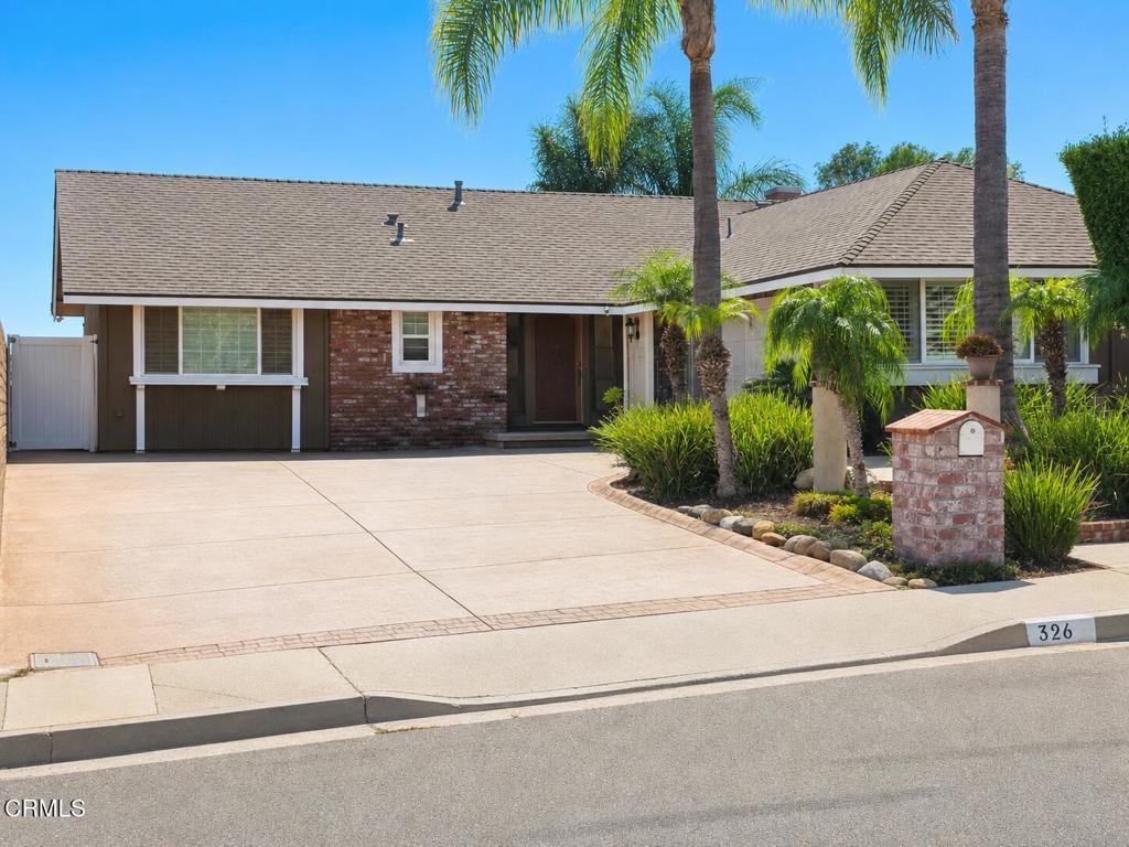 326 N Steckel Drive Property Photo 1