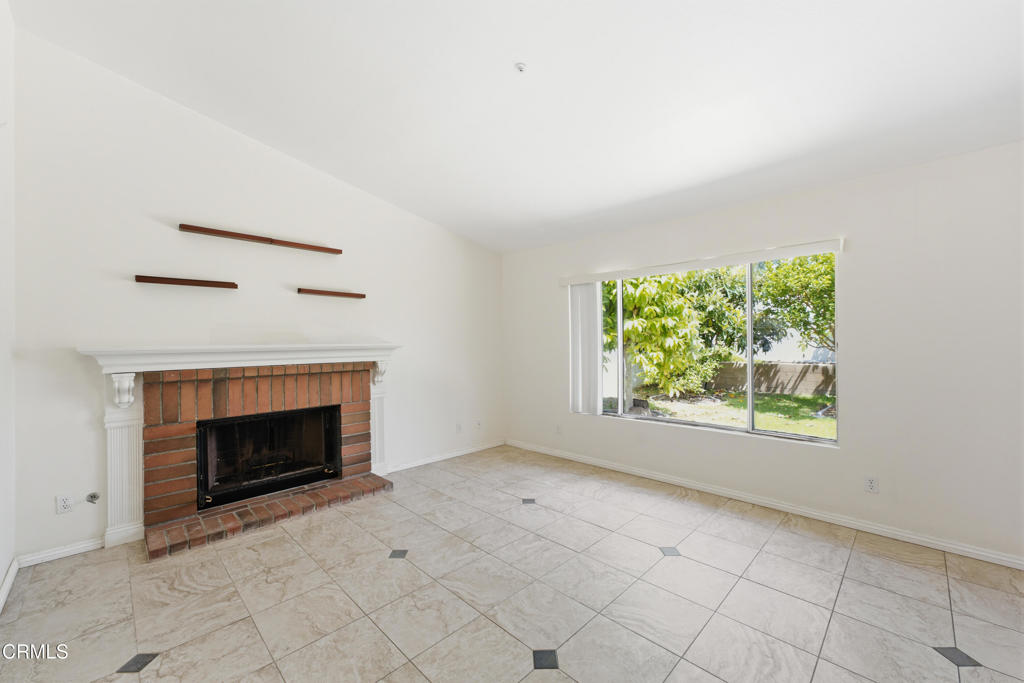2105 Lanyard Way Property Photo 6