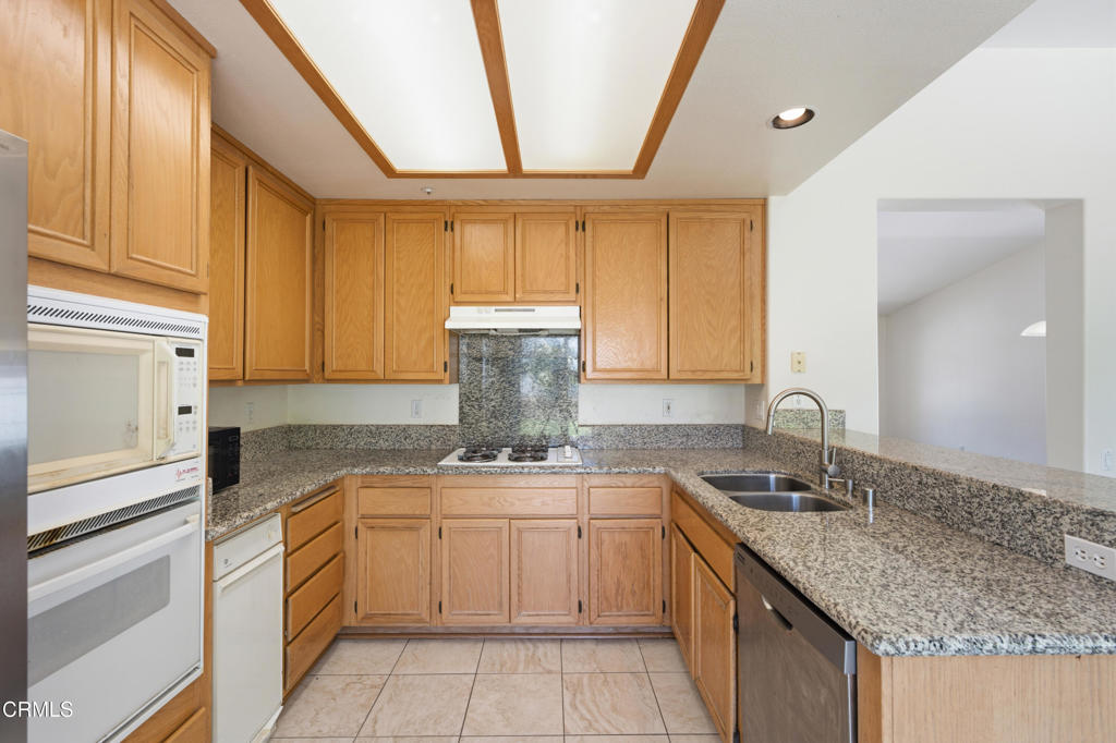 2105 Lanyard Way Property Photo 9
