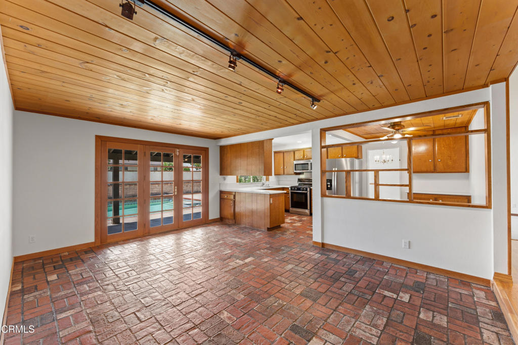 5828 Sunny Vista Avenue Property Photo 16