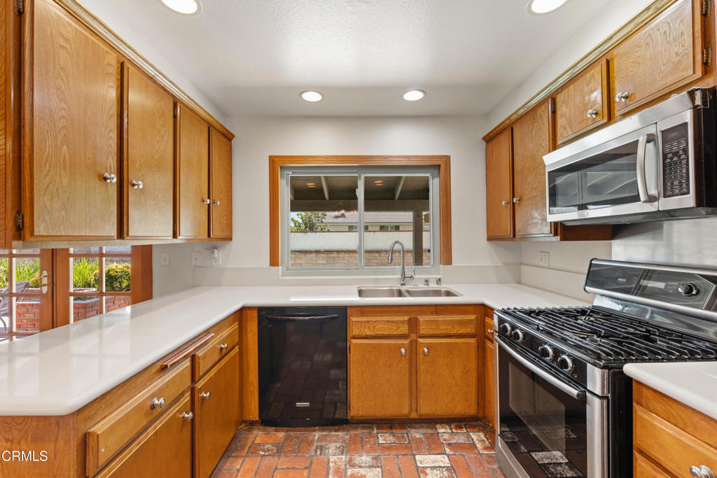 5828 Sunny Vista Avenue Property Photo 21
