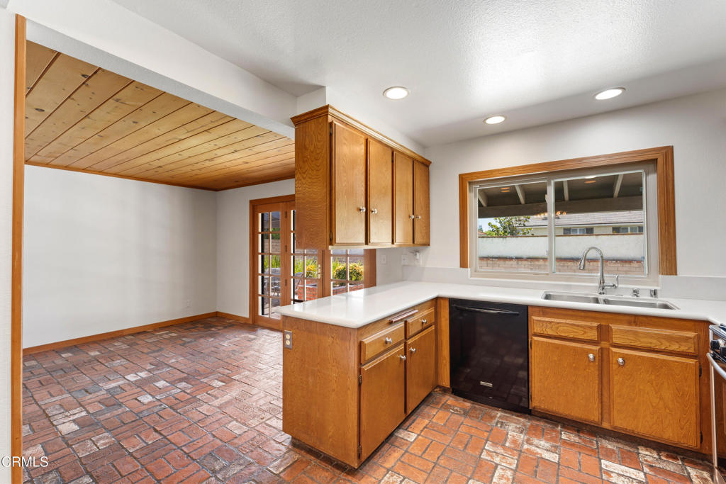 5828 Sunny Vista Avenue Property Photo 22