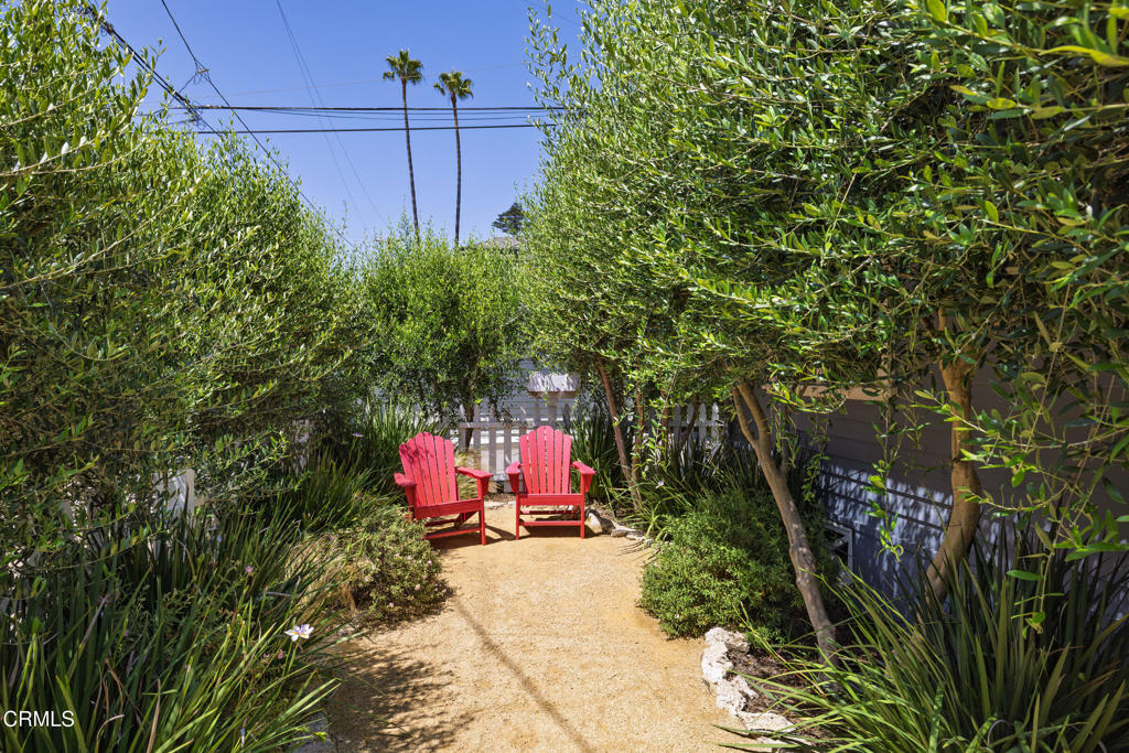 142 S Ann Street Property Photo 6