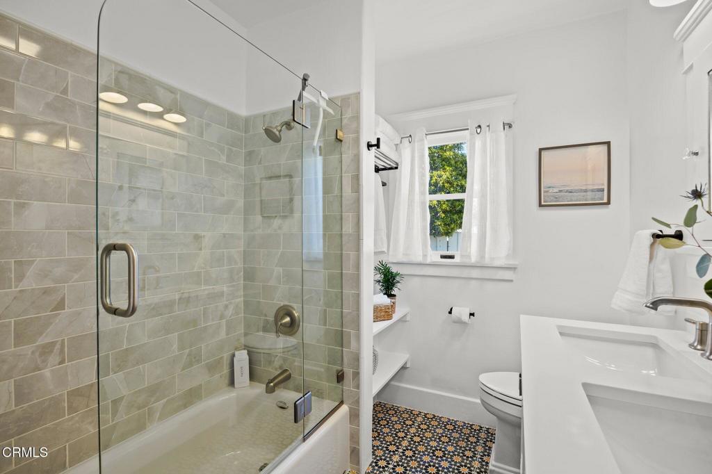 142 S Ann Street Property Photo 15