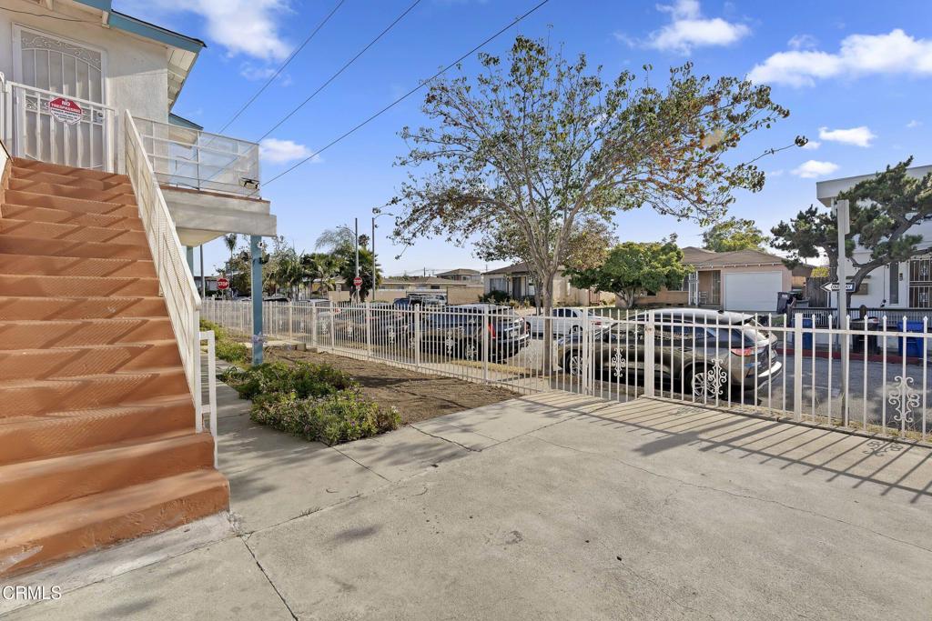 11538 Eucalyptus Avenue Property Photo 2