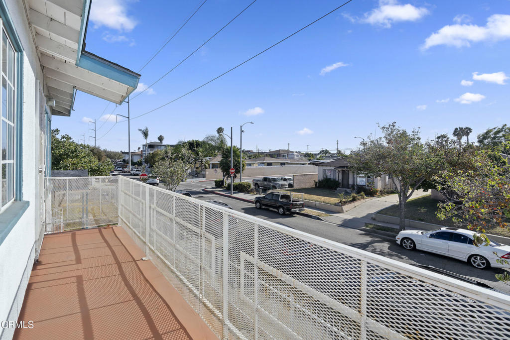 11538 Eucalyptus Avenue Property Photo 4