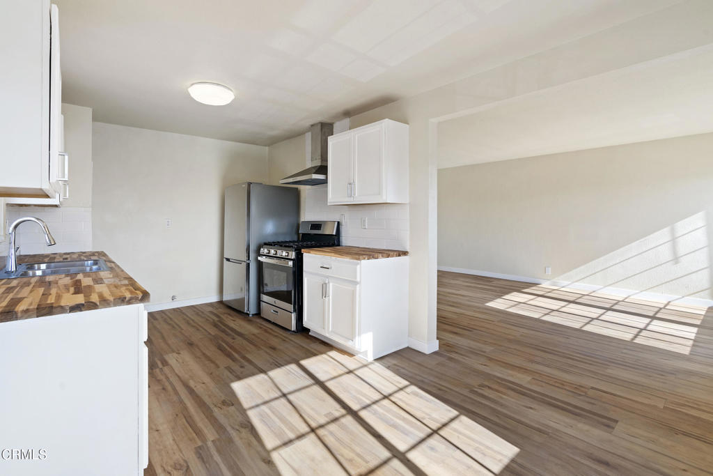 11538 Eucalyptus Avenue Property Photo 9