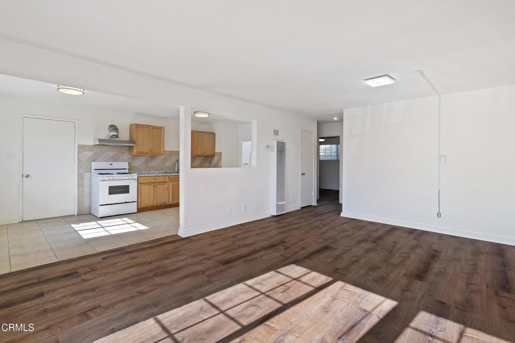 11538 Eucalyptus Avenue Property Photo 19