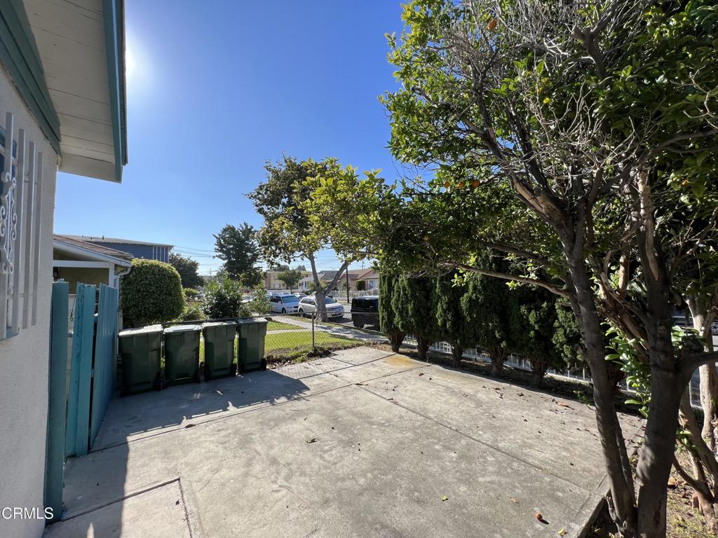11538 Eucalyptus Avenue Property Photo 29
