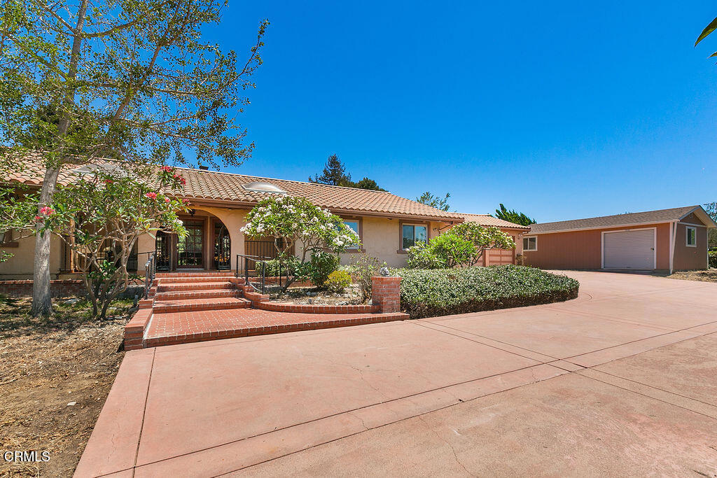 567 N Avocado Place Property Photo 3
