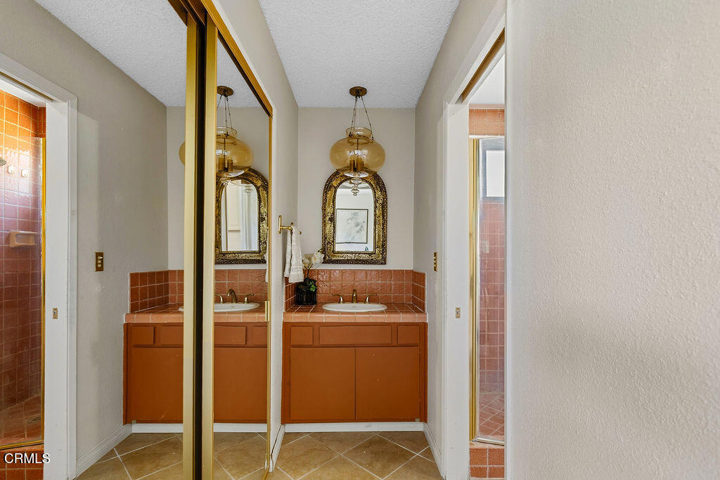 567 N Avocado Place Property Photo 40