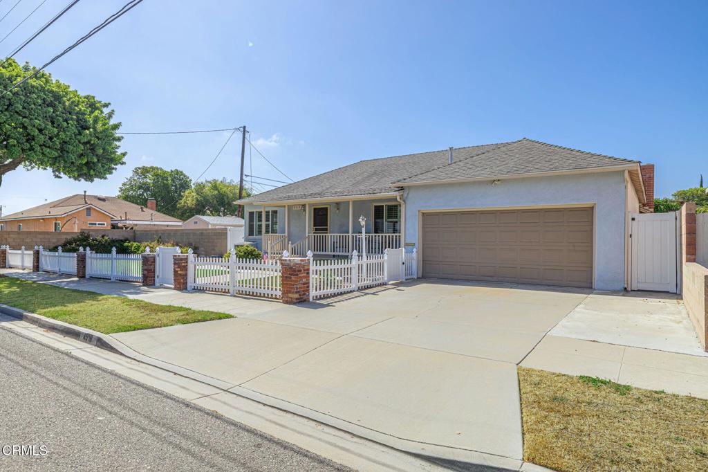 4518 E Stearns Street Property Photo 3