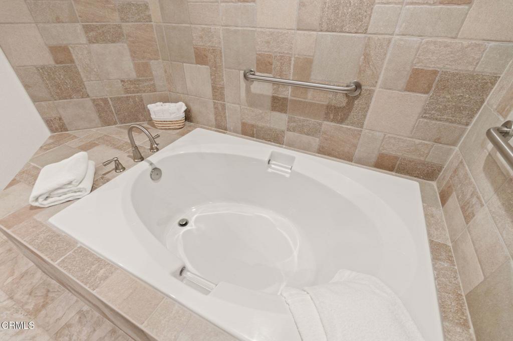 4229 Harbour Island Lane Property Photo 13