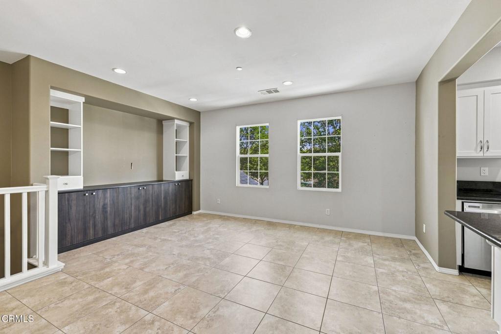 3141 N Oxnard Boulevard Property Photo 15