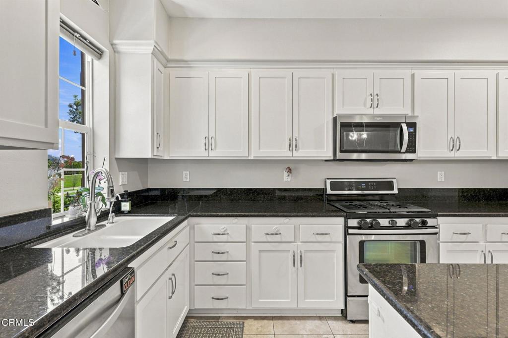 3141 N Oxnard Boulevard Property Photo 22