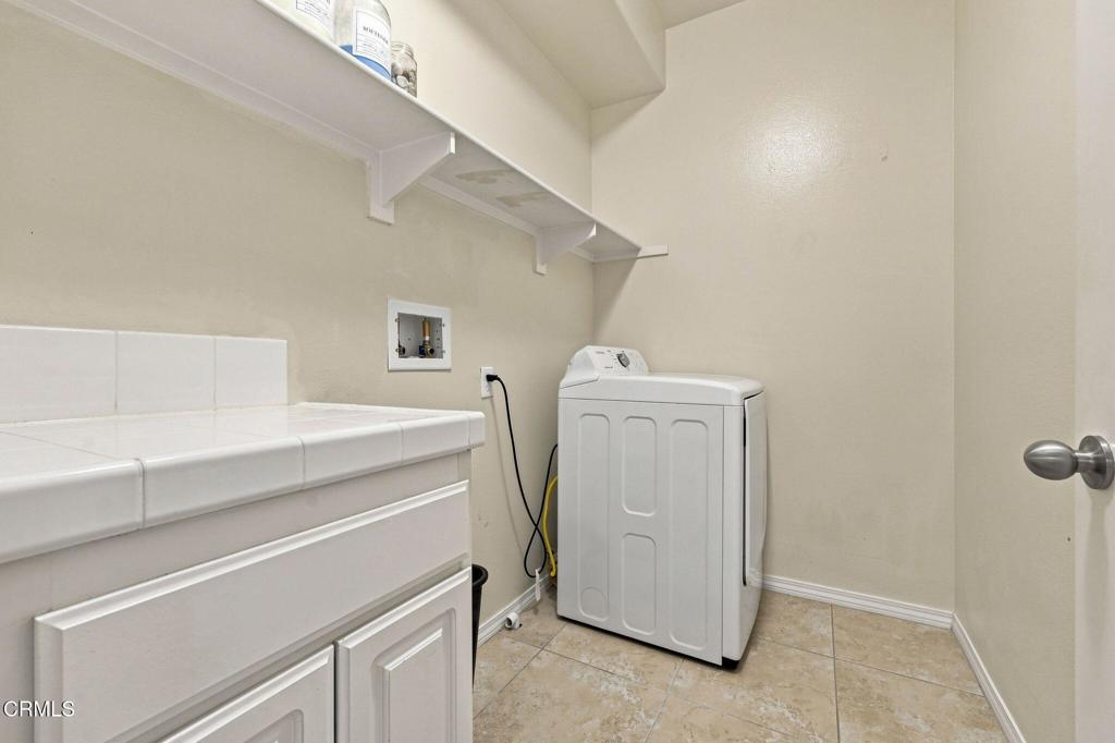 3141 N Oxnard Boulevard Property Photo 25