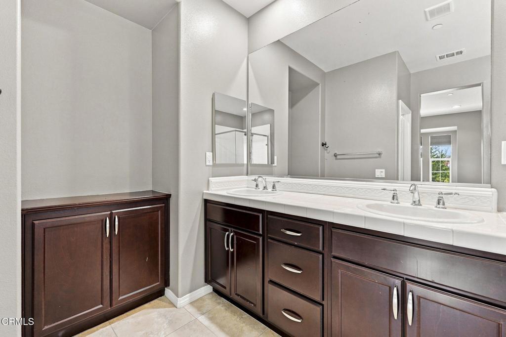 3141 N Oxnard Boulevard Property Photo 33