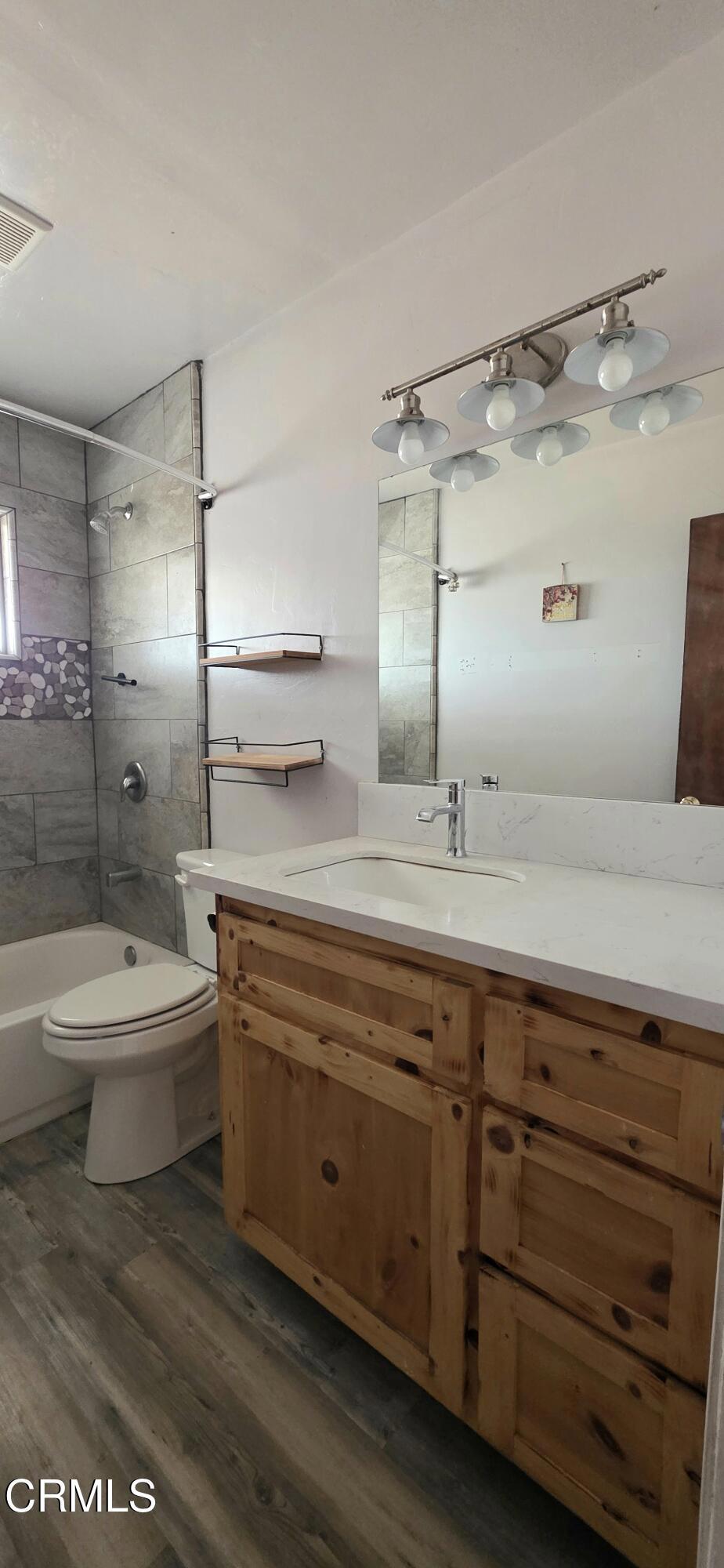 423 Helen Way Property Photo 7