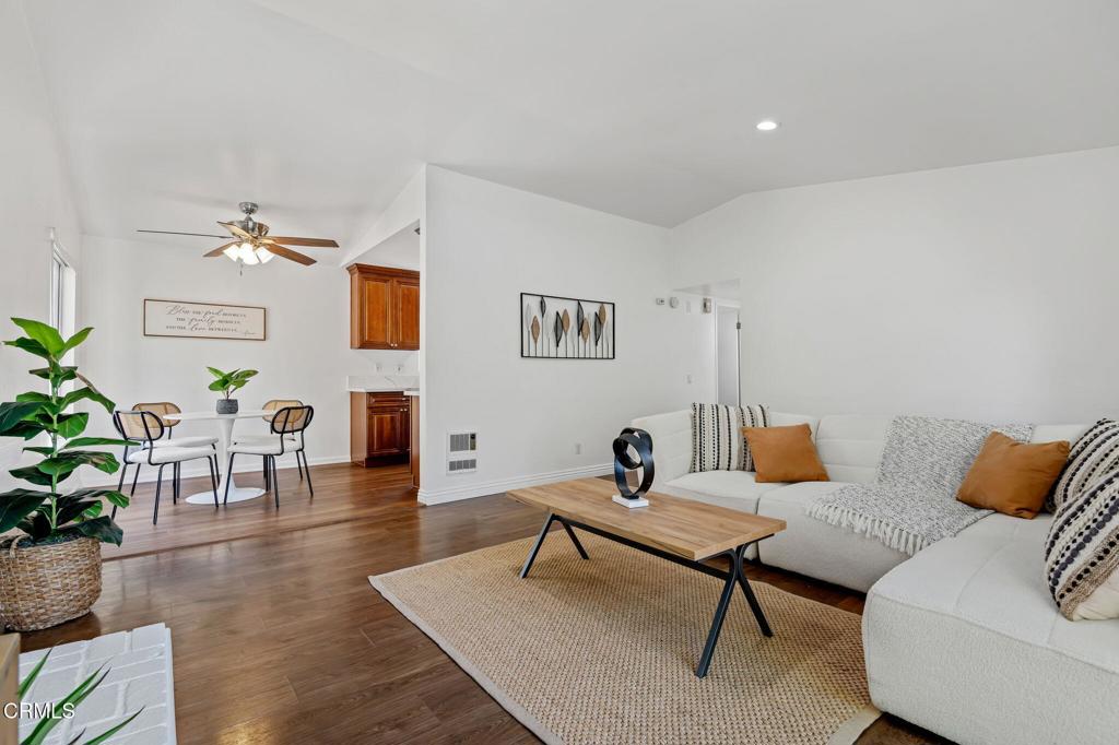5117 Jefferson Square Property Photo 1