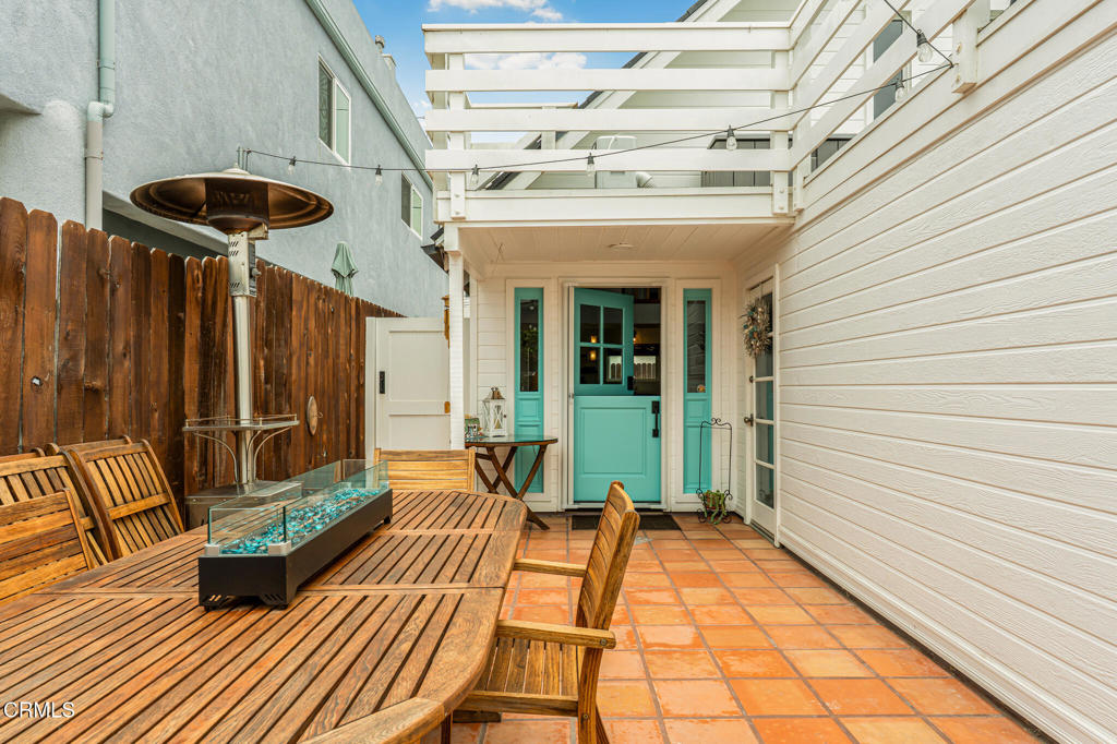 345 Hollywood Boulevard Property Photo 2
