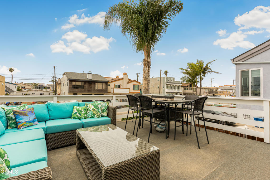 345 Hollywood Boulevard Property Photo 15
