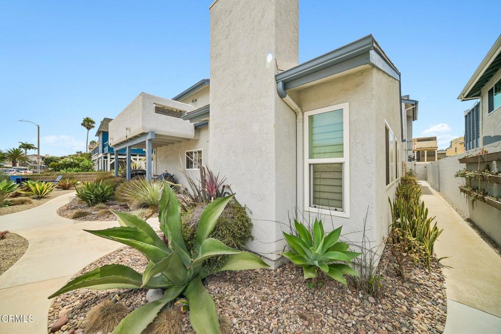 5524 Driftwood Street Property Photo 2
