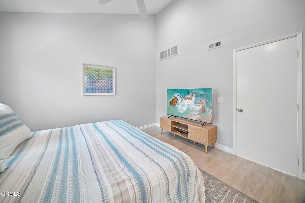 5524 Driftwood Street Property Photo 17