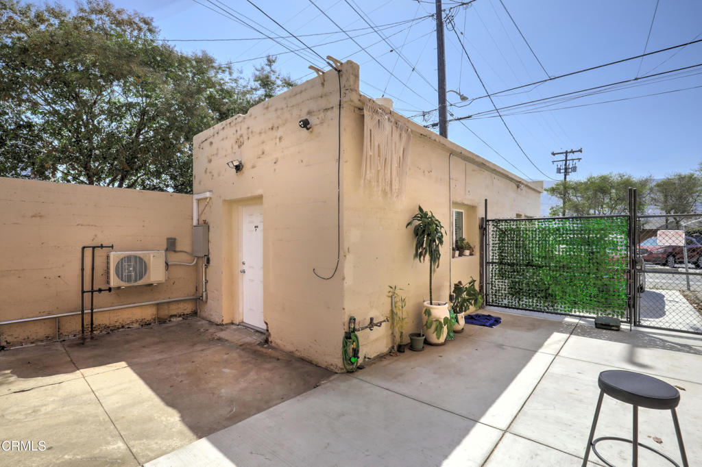 824 E Main Street Property Photo 12