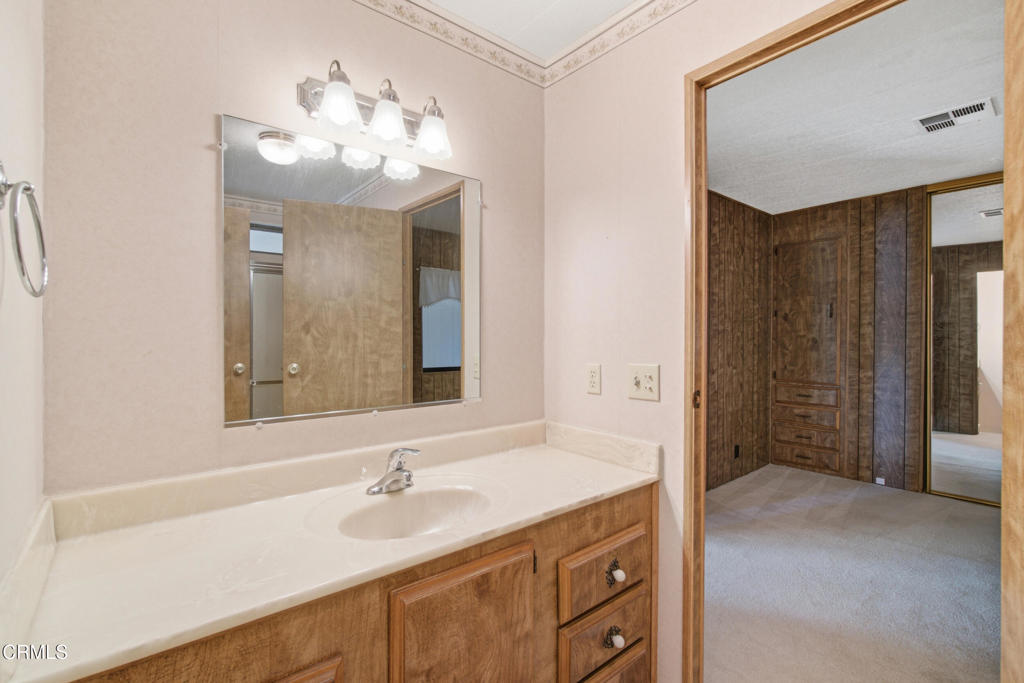 975 W Telegraph Road 26 Property Photo 21