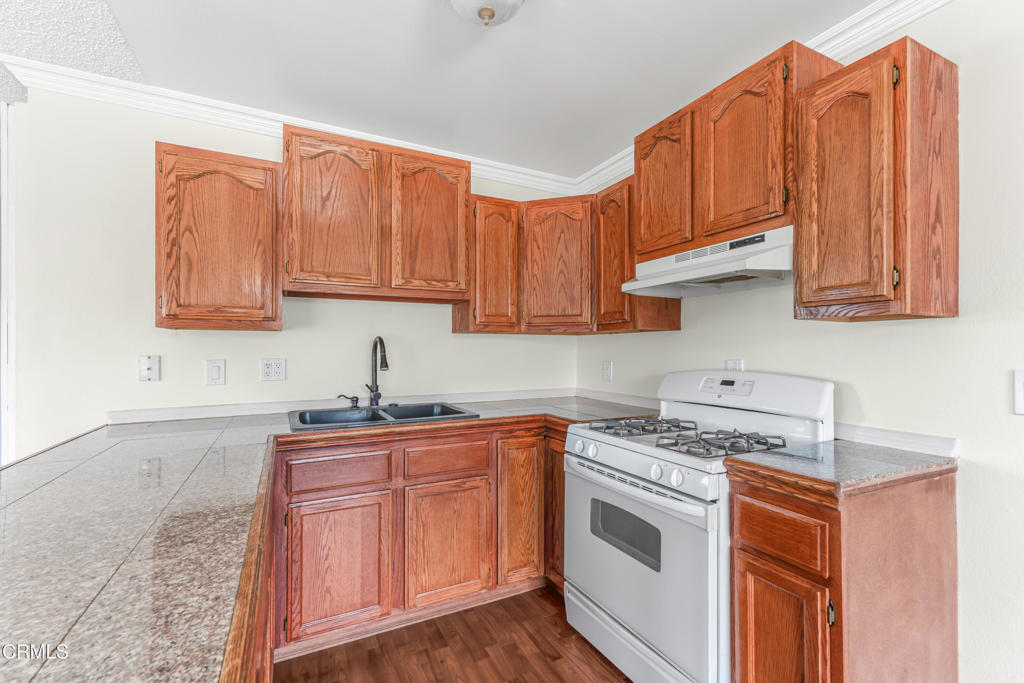 202 S Steckel Drive Property Photo 5